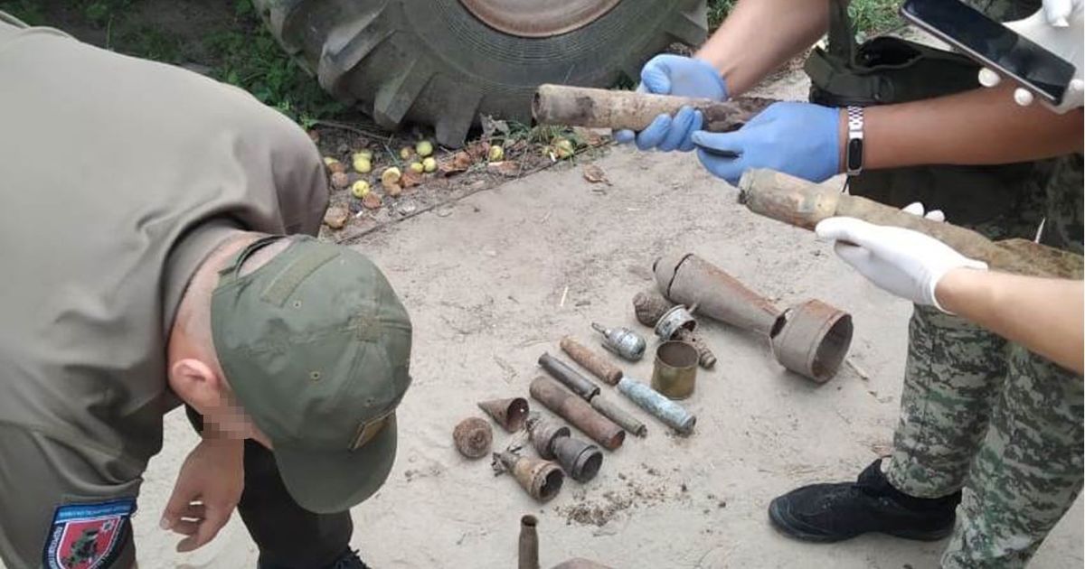 Добували тротил з авіабомб і артилерійських снарядів: у Житомирі викрили "чорних копачів"