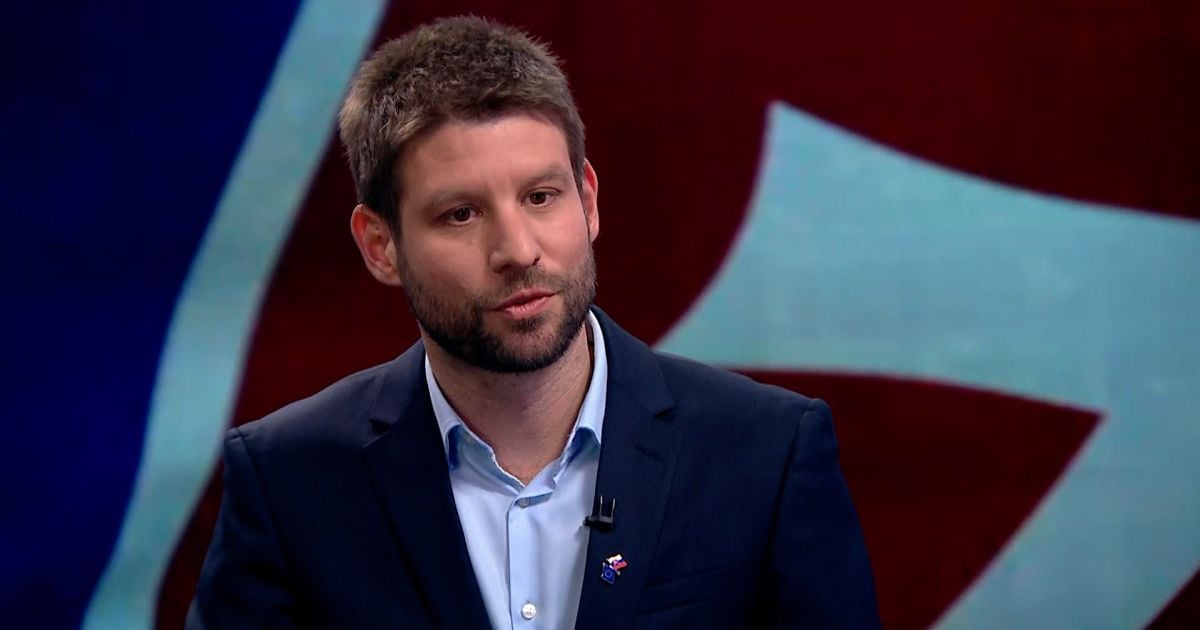 Лідер опозиційної партії "Прогресивна Словаччина" Міхал Шимечка назвав прем'єр-міністра Роберта Фіцо зрадником