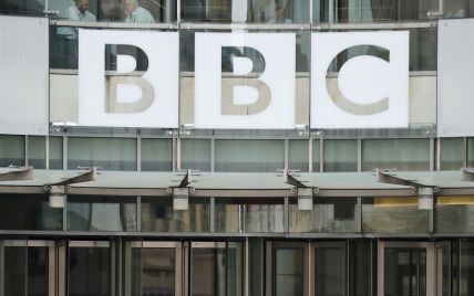 Попри цензуру і загрозу опинитися у в'язниці, BBC відновлює роботу в Росії