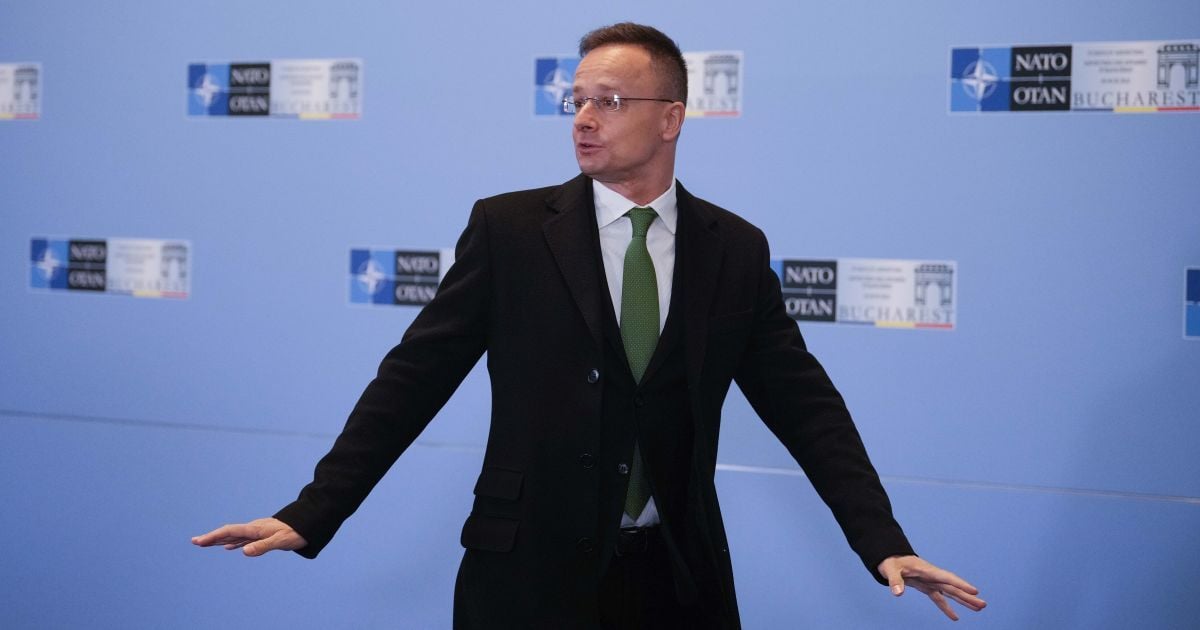 Петер Сіярто