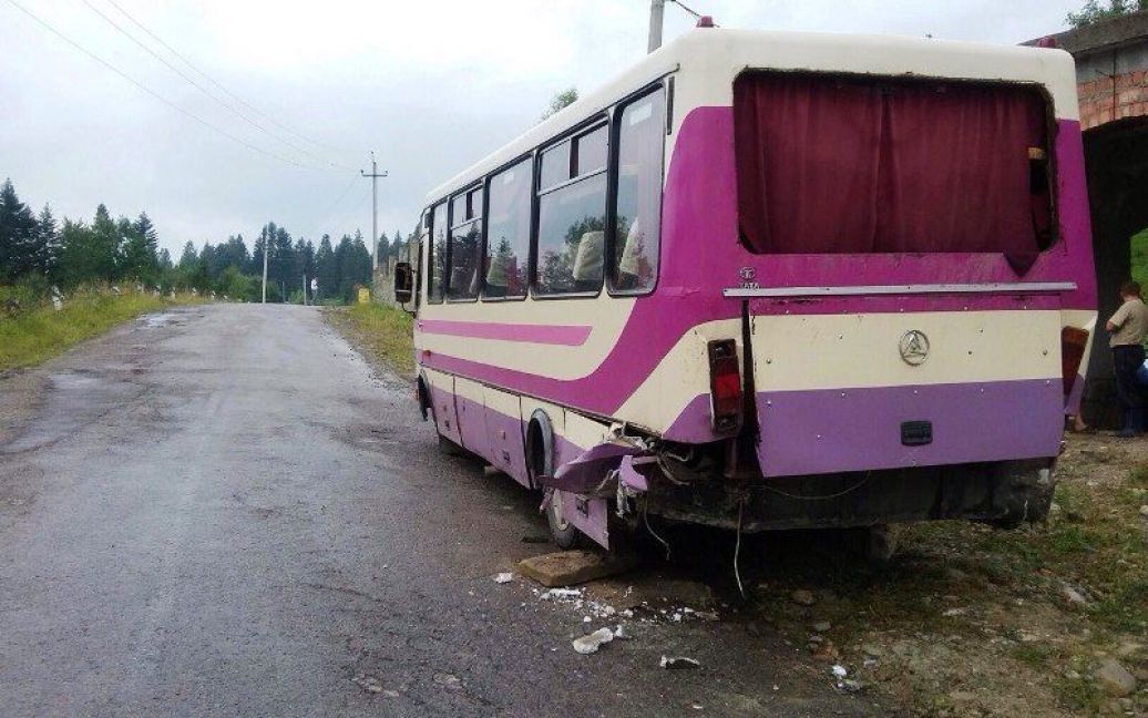 На Львовщине автобус с детьми попал в ДТП / © Департамент ГАИ МВД