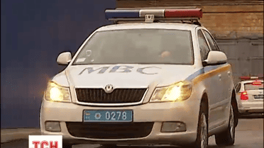 У Києві в автомобілях ДАІ встановили платіжні термінали