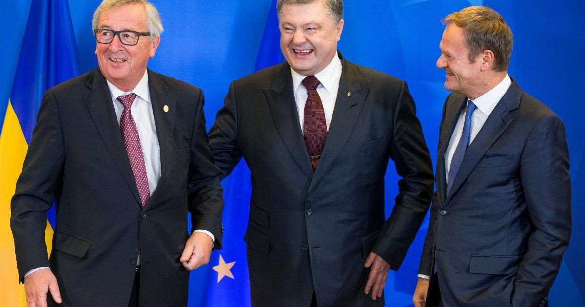 Порошенко готовий зняти мораторій на експорт деревини заради траншу ЄС