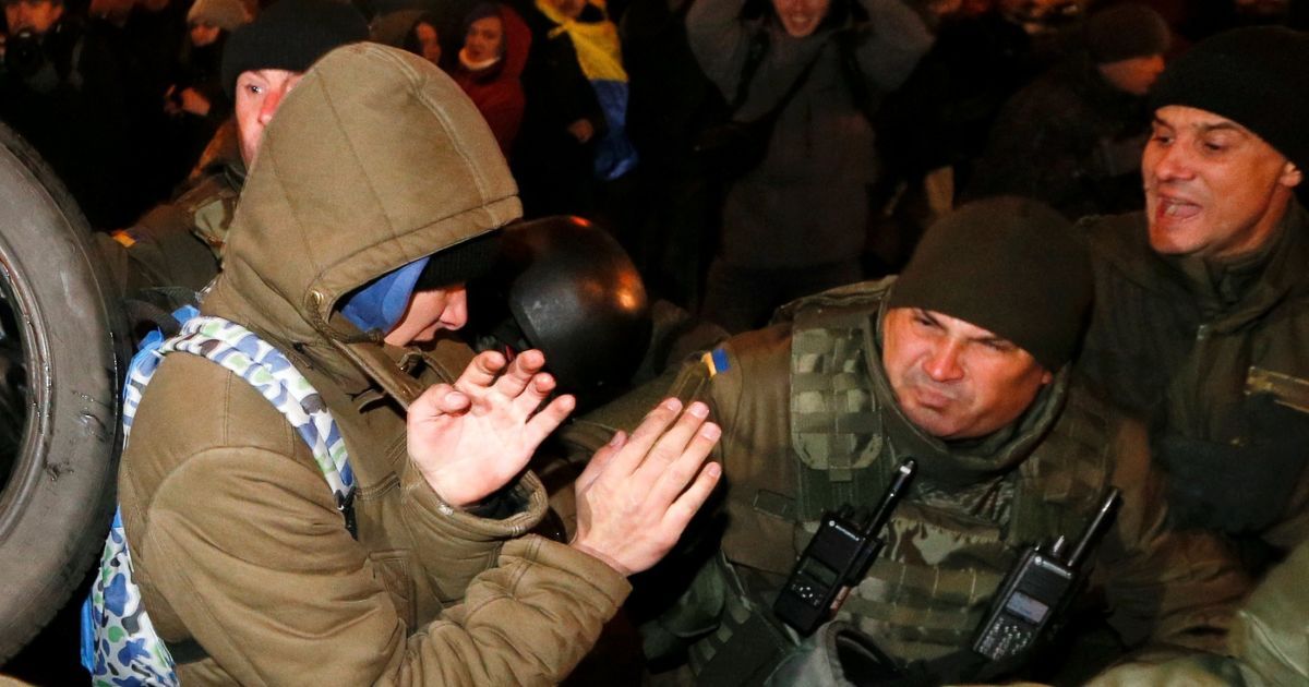 Сутички правоохоронців із протестувальниками на Майдані в Києві_6 / © Reuters