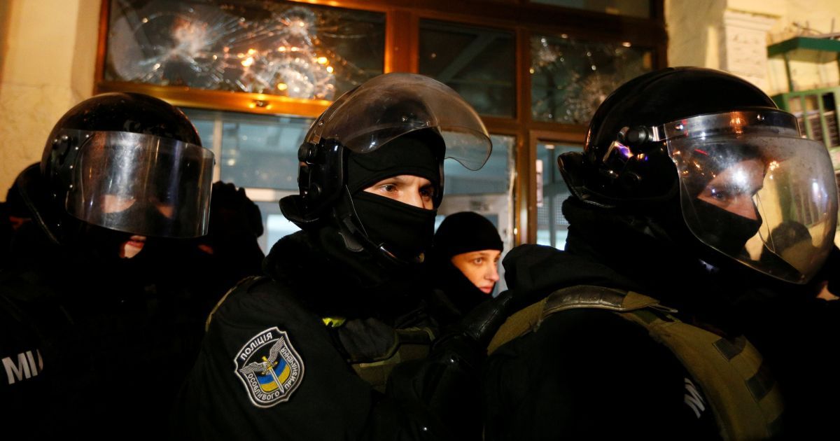 Сутички правоохоронців із протестувальниками на Майдані в Києві_12 / © Reuters