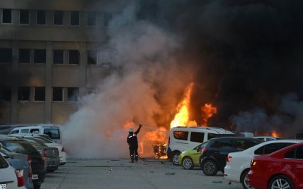 У турецькому місті Адана біля урядової будівлі пролунав вибух, є поранені