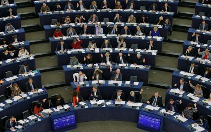 Почти сотня депутатов Европарламента требуют новых санкций против России за агрессию в Керченском проливе