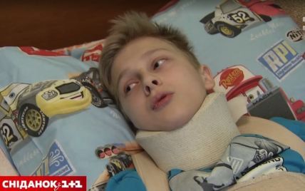 У Києві школярі побили однокласника та зламали йому хребет