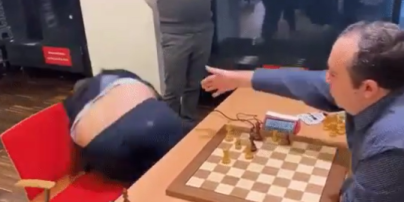 Гепнувся зі стільця: польський шахіст розсмішив Мережу епічною реакцією на поразку (відео)