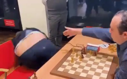 Гепнувся зі стільця: польський шахіст розсмішив Мережу епічною реакцією на поразку (відео)