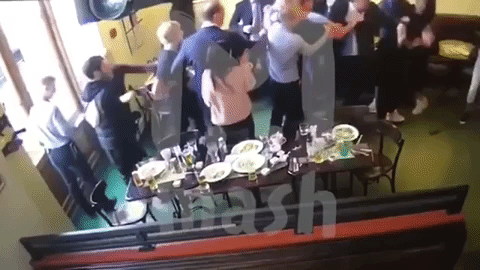 Били стулом и кулаками: в Сети появилось видео брутального избиения чиновников российскими футболистами