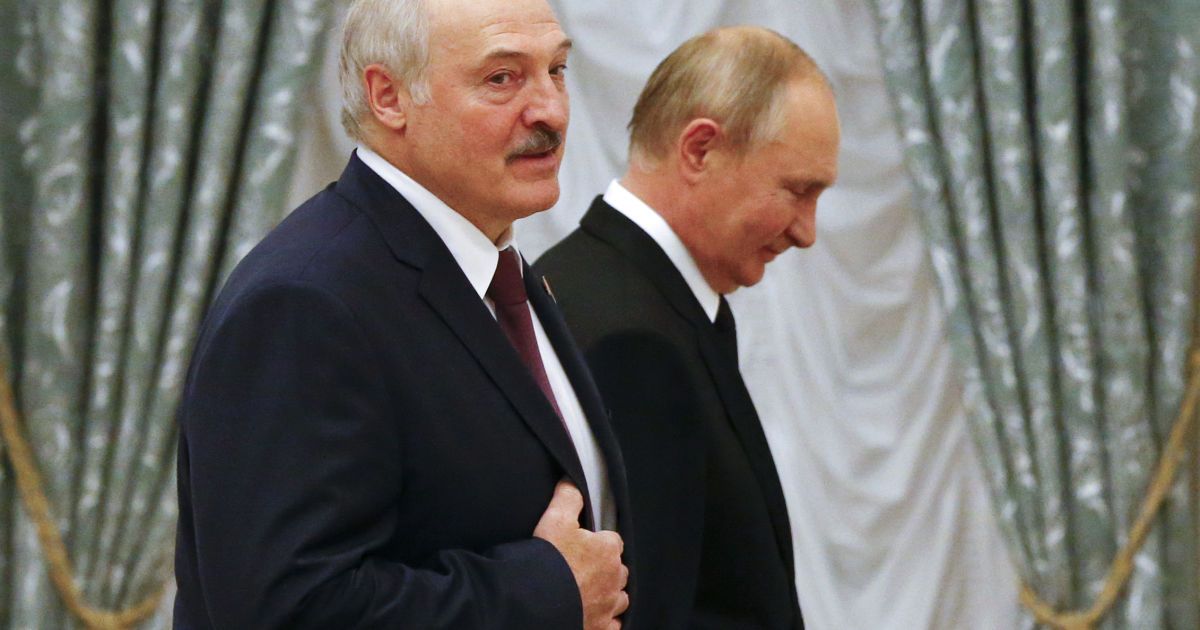 РФ хоче дотиснути Лукашенка: Зеленський назвав два сценарії вступу Білорусі у війну