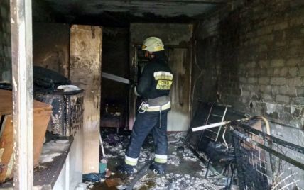 В Одессе горел частный дом: есть погибший и обожженный мужчина