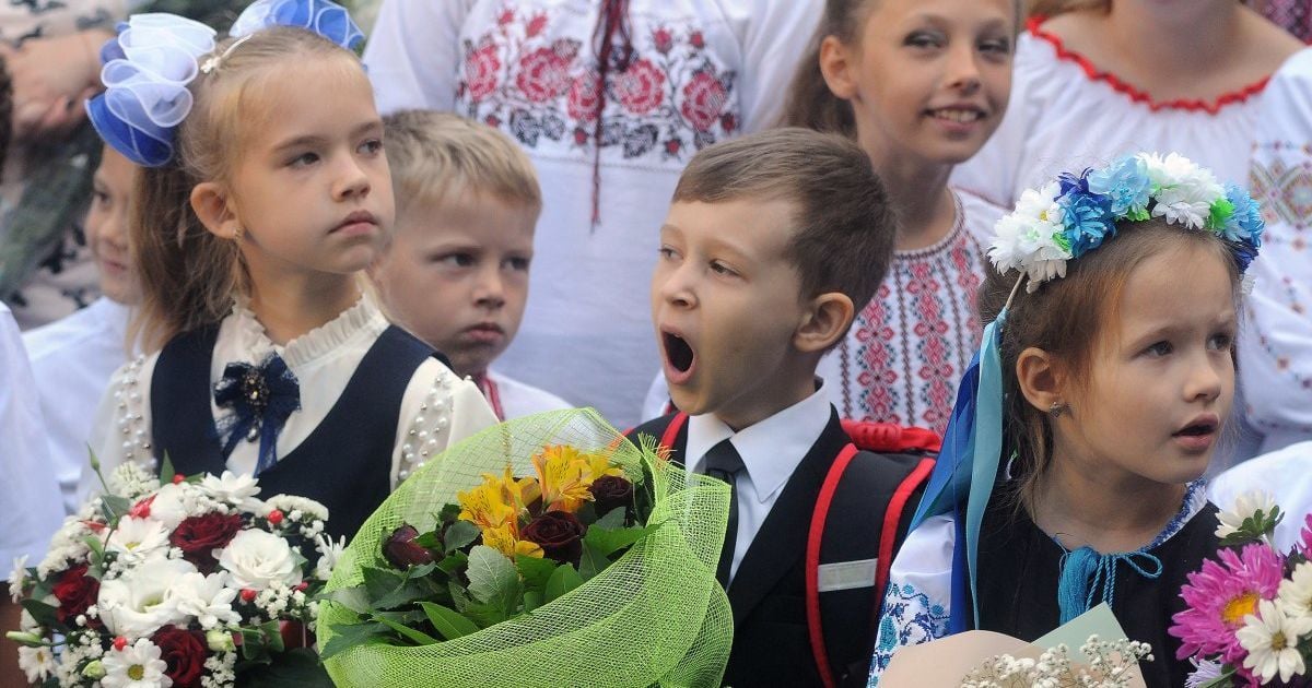Киевсовет предложил петь гимн перед уроками: как относятся украинцы к инициативе