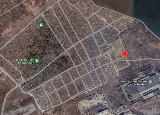 В Маріуполі знайшли нові місця масових поховань / © 