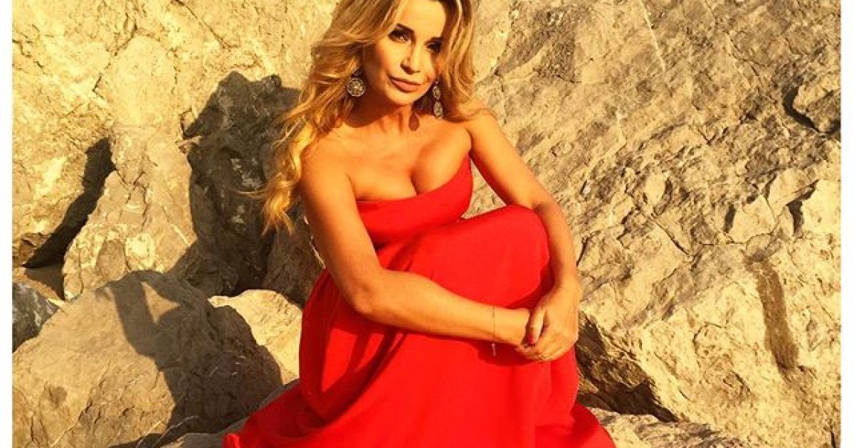 Ольга Орлова показала фото со съемок клипа / © instagram.com/olgaorlova1311