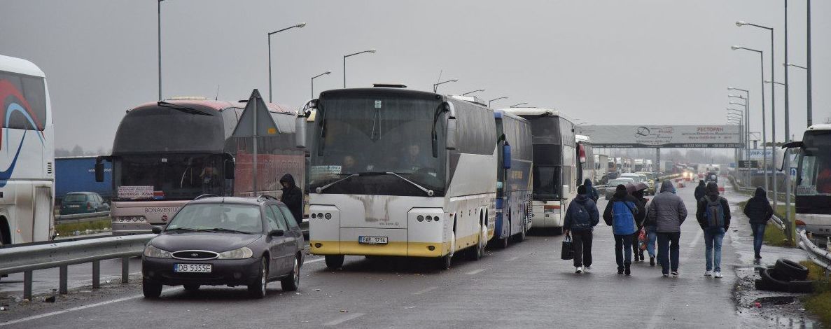 Сотни машин в очередях на польско-украинской границе: работники массово возвращаются в Европу