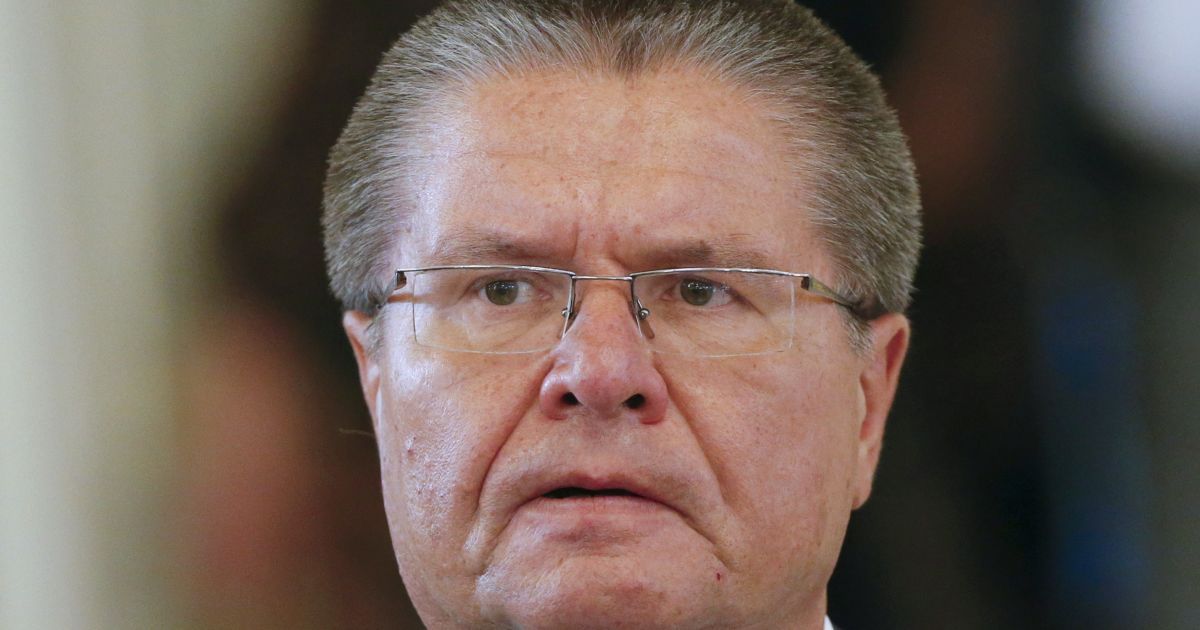 Обвиненный во взяточничестве министр Улюкаев не боялся троллить Путина - СМИ