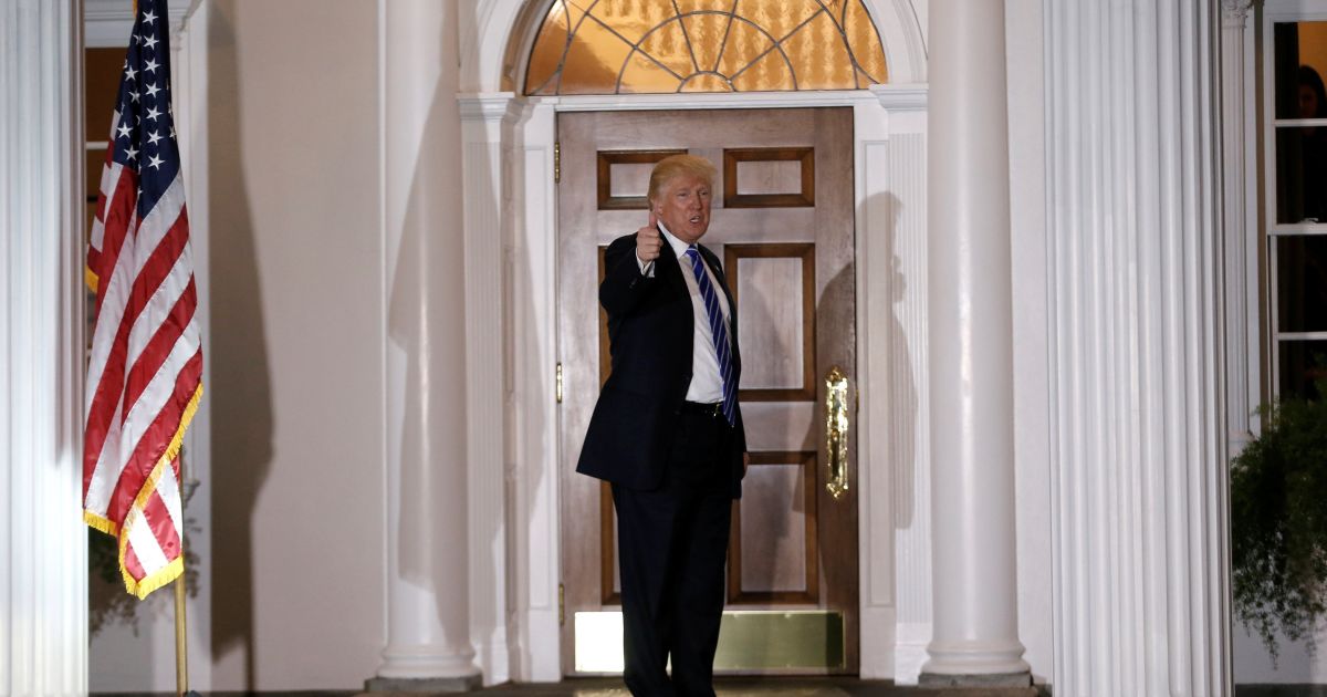 Трамп заявил, что Обама хочет помешать плавной передачи власти в США