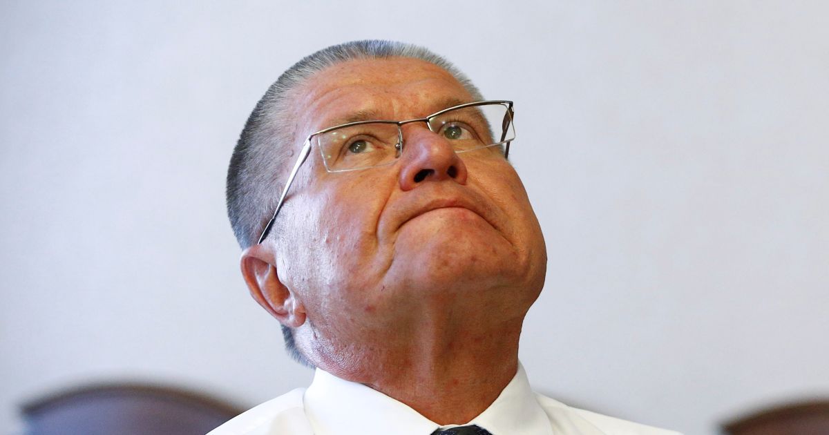 Күйеу жігіт арақ ішіп отырғанда, олар қалыңдықты сиқыған.