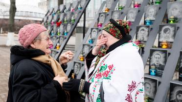 Люди вшановують пам'ять героїв Небесної сотні / © Reuters