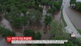 Дощі перетворили вулиці американського Г'юстона на річки