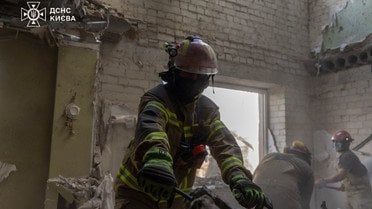 Завершеня робіт на місці удару по Києву 2 липня_1 / © ДСНС