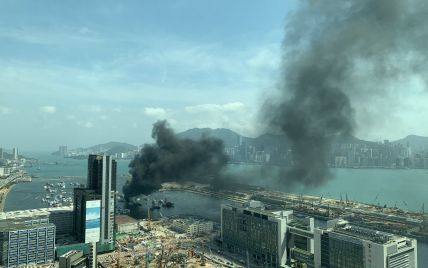 Масштабный пожар в Гонконге: затонули 10 судов