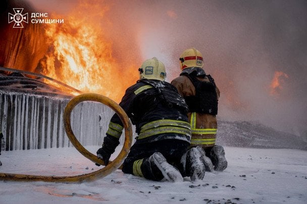 Ликвидация пожара в Сумах после атаки 15 апреля