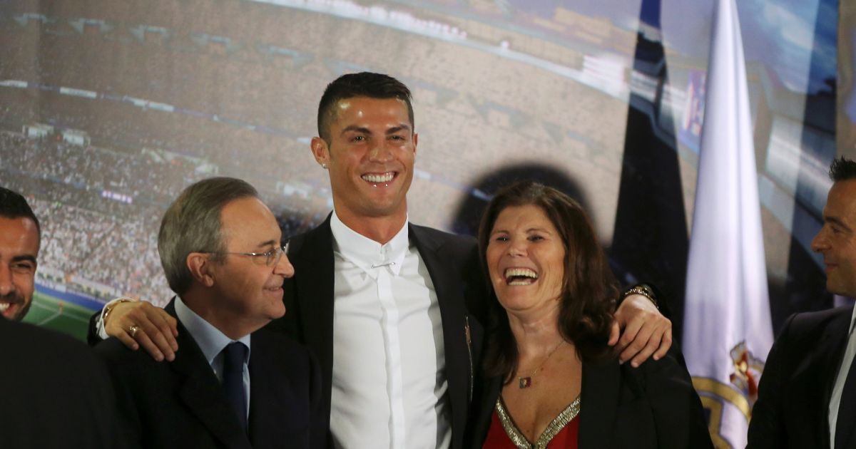 "Реал" будет платить Роналду "галактическую" зарплату