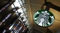 Украинка разработала дизайн новогодних чашек Starbucks с элементами петриковской росписи