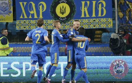 Гравці збірної України привітали вболівальників із перемогою над фінами
