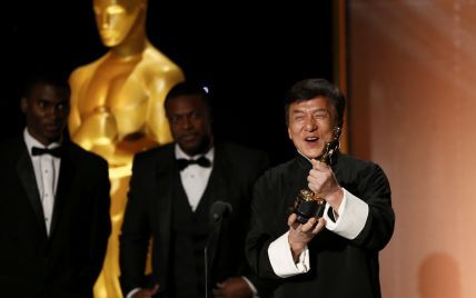 Джекі Чан після двохсот фільмів нарешті отримав почесний "Оскар"