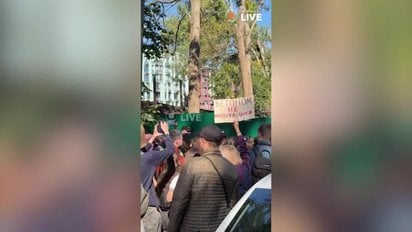 Сутички через теплотрасу та вирубку парку на Теремках - відео