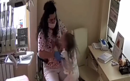 Очередь расписана на две недели: в Ровно стоматолог, избивавшая детей, продолжает работать