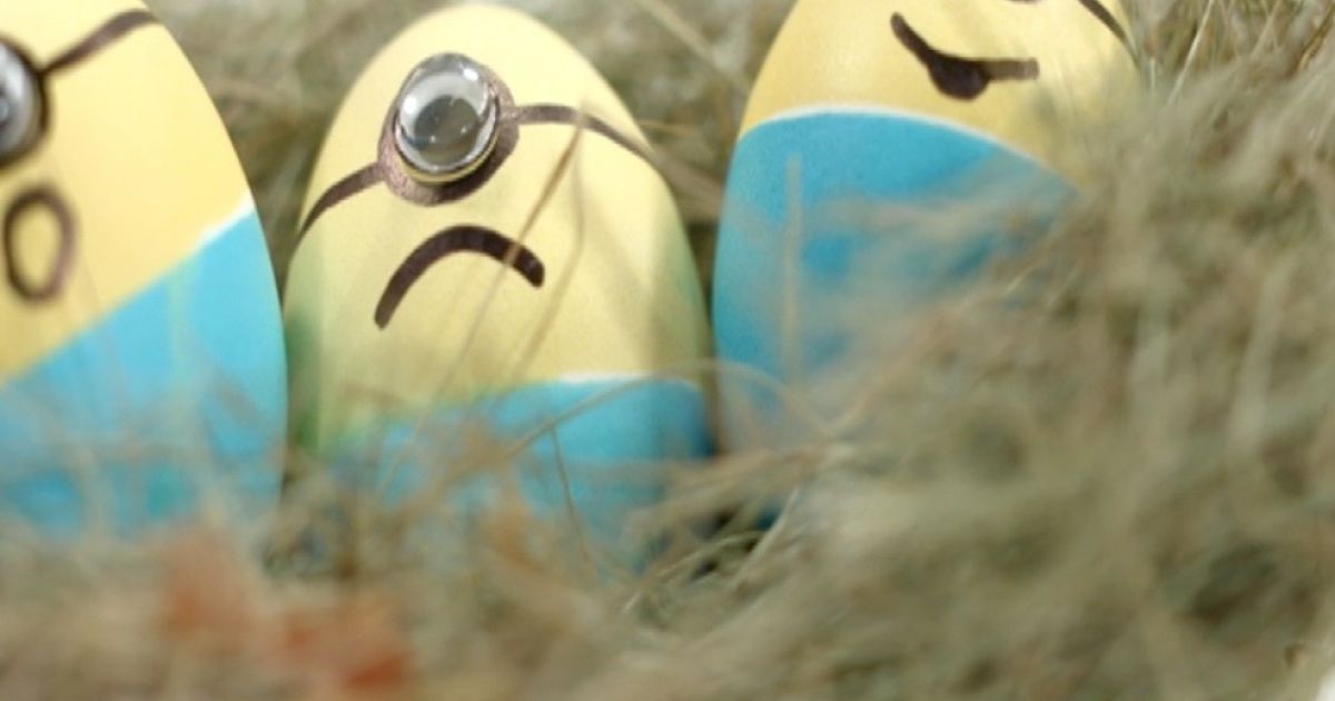 Крашенки-посипаки: красим яйца вместе с детьми