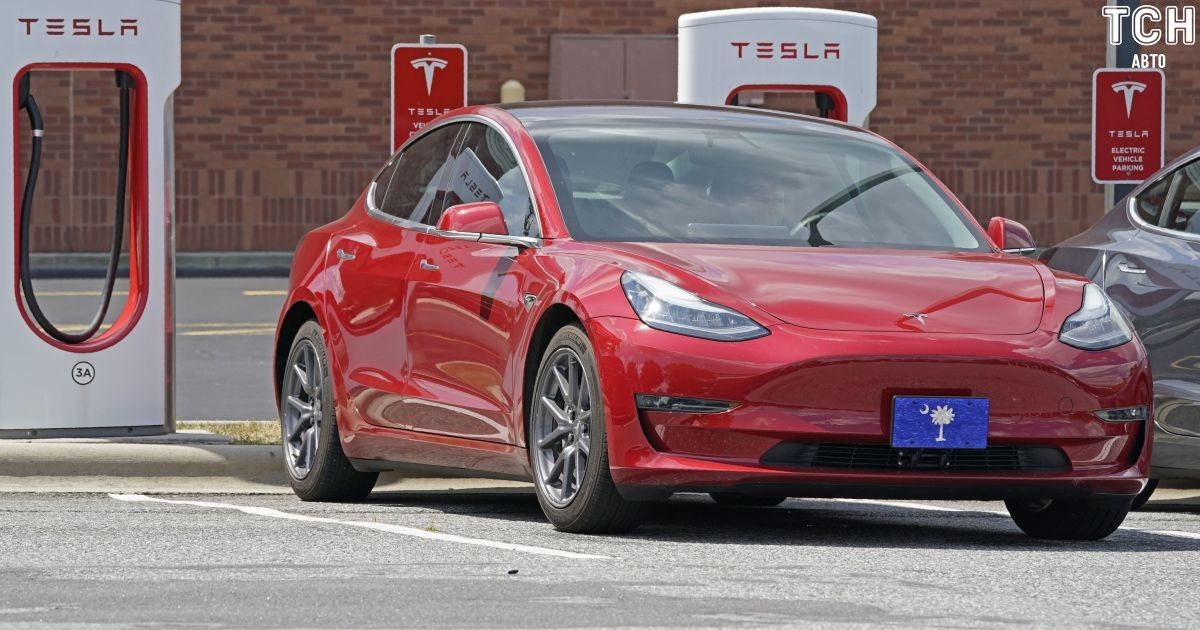 Електрокар Lamborghini і завод Tesla в Європі. Найважливіші автоновини світу за жовтень