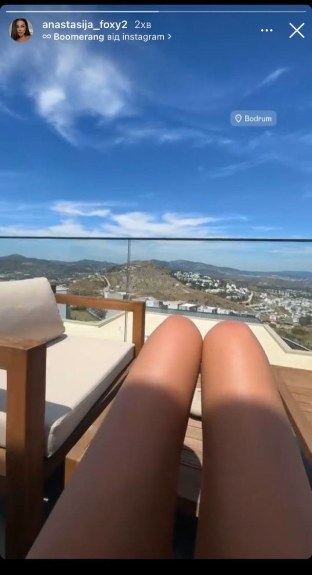 Новая пассия Мурата Налкакиоглу отдыхает вместе с ним / © instagram.com/anastasija_foxy2