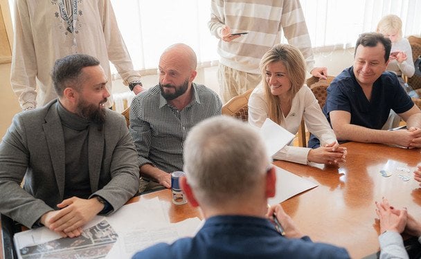 Підписання договору про співробітництво між керівництвом лікарні №8 у Києві, LEROY MERLIN UKRAINE та благодійним фондом Solidarity