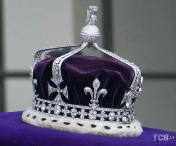 Та сама корона з алмазом / © Getty Images