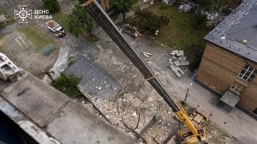 Завершеня робіт на місці удару по Києву 2 липня_9 / © ДСНС
