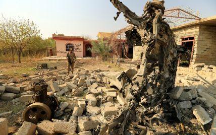 Иракские военные обнаружили под Мосулом могилу с сотней обезглавленных тел