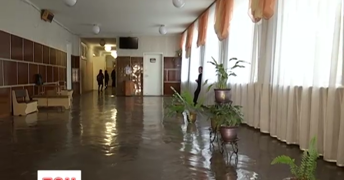 В столичных школах останавливается обучение