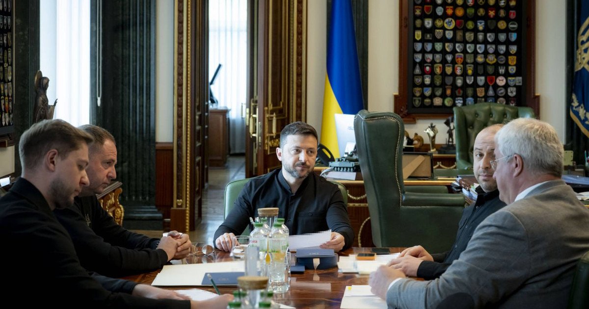 Ukrainian President Volodymyr Zelenskyy held a meeting