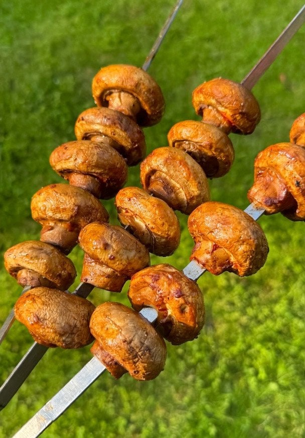 Соковиті гриби на мангалі tiktok.com/@mil_alexx_pp