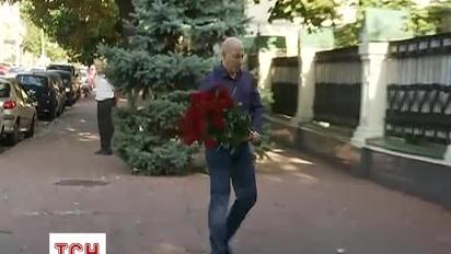 Проститься с сыном Анны Герман пришло немало ее бывших соратников