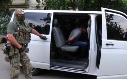 СБУшники поймали "на горячем" двух высокопоставленных чиновников-взяточников миграционной службы