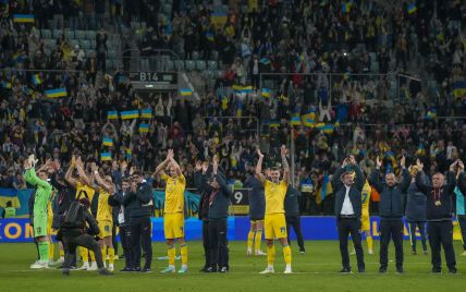 До мурашек: как сборная Украины вместе с болельщиками праздновала выход на Евро-2024 (видео)