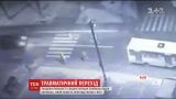Водитель микроавтобуса во Львове на переходе сбил женщину и скрылся
