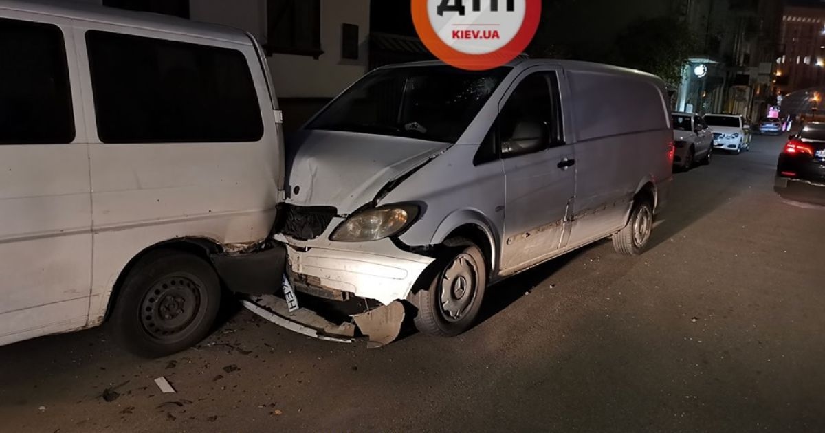 Пьяный водитель на Mercedes крушил машины в центре Киева